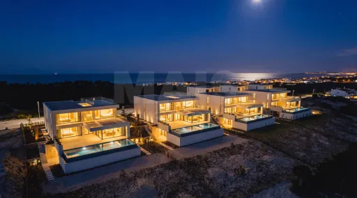 Moradia T5 com Piscina - Vista Golfe e Mar