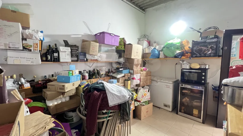 Imóvel com duas fracções: Comércio e Habitação!