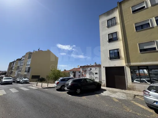 Terreno Urbano - Construção Brandoa, Amadora