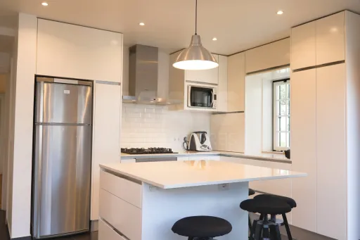 Moradia T5 entre a serra e o mar ( em Janes, Malveira da Serra) onde o conforto clássico encontra a modernidade sustentável.