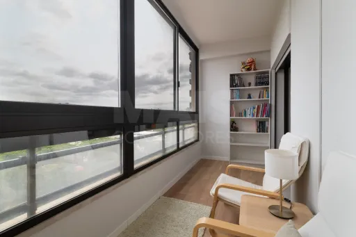 Apartamento T4 nas Torres do Restelo