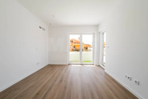 Exclusiva Moradia T4 Moderna com Conforto e Elegância Perto das Praias de Peniche
