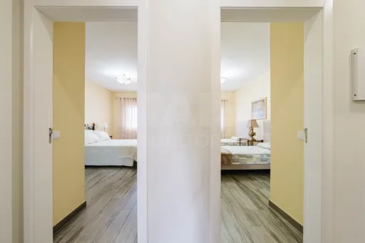 Apartamento recente com piscina e excelente exposição solar junto à praia do Baleal