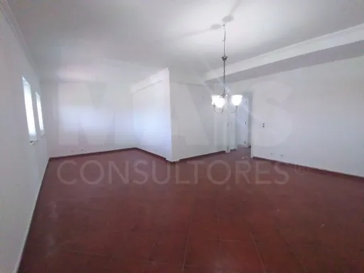 Moradia em Albarraque – A Oportunidade de Criar a Casa dos Seus Sonhos!