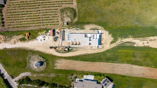 Moradia térrea T4 em terreno de 2 hectares no Carvalhal