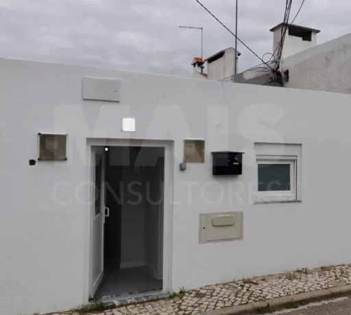 Moradia V1+2 Remodelada em Benavente