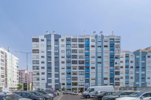 T2 com vista de mar, excelente exposição solar e localização privilegiada em São Marcos Cacém