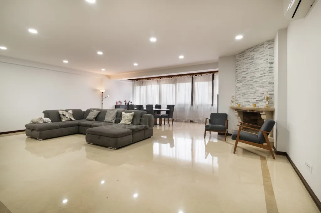 Apartamento T4 nas Torres do Restelo