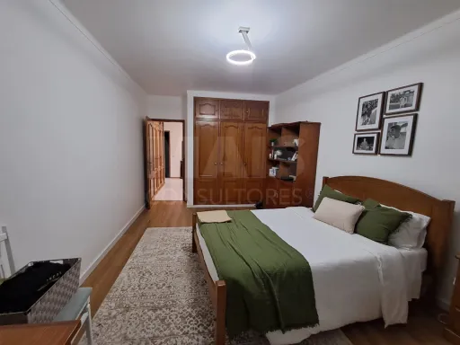 Partially Renovated 2-Bedroom Apartment in Turquel with Garage and Elevator