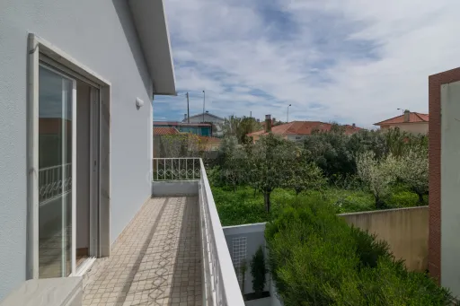 Moradia Isolada T4 Renovada — Abuxarda / Alvide, Cascais