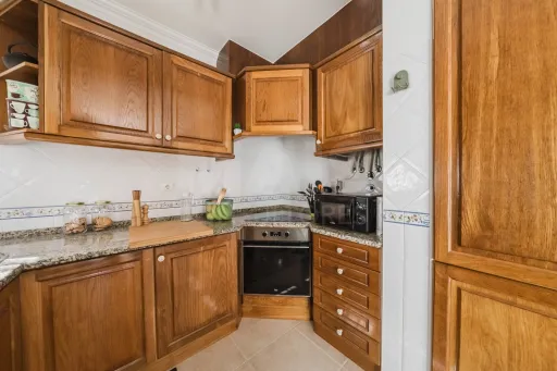 Moradia T4 c/ Logradouro, Garagem e Vista Mar!