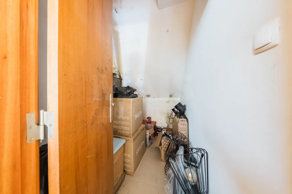 🌊 Prédio Exclusivo de 600 m² na Avenida Mais Prestigiada de Peniche com Vista Mar