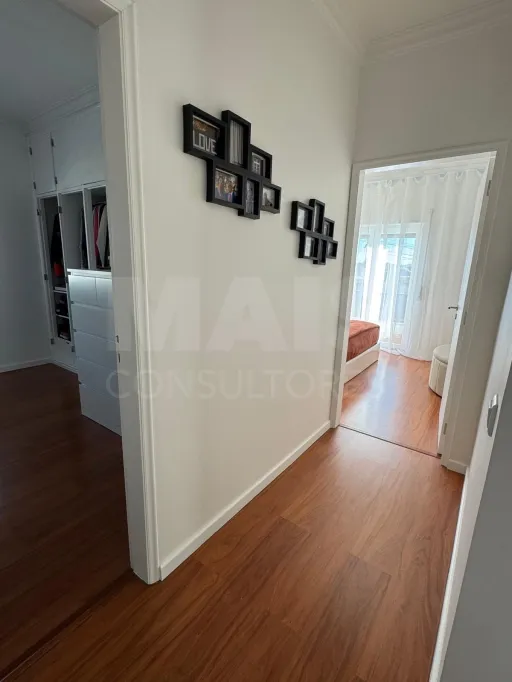 Apartamento T2+2, situado numa zona privilegiada do Penedo, Parede