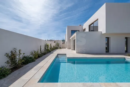 Moradia T3 (3 Suítes) com piscina e jardim - Salir do Porto