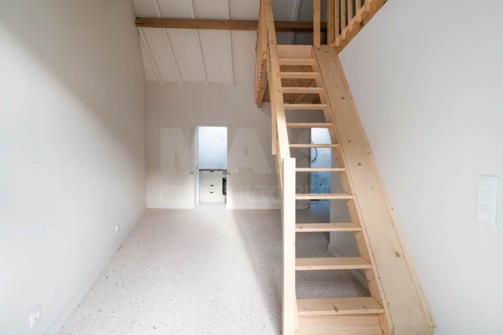 Moradia T1+1 totalmente renovada — moderna, acolhedora e com espaço exterior