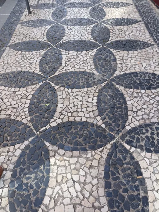 T6 com 130m2 Vista Rio à Rua da Junqueira - Belém