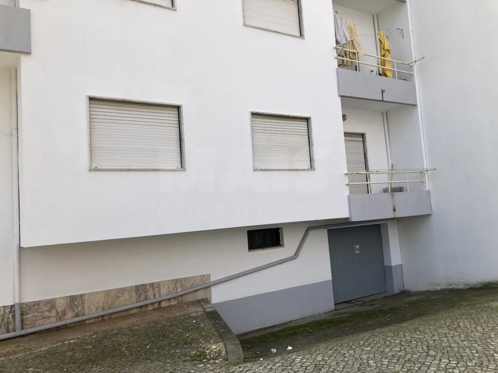 Garage in Entroncamento with 13m²