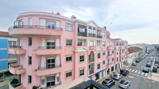 Apartamento T2, com elevador e estacionamento - Caldas da Rainha