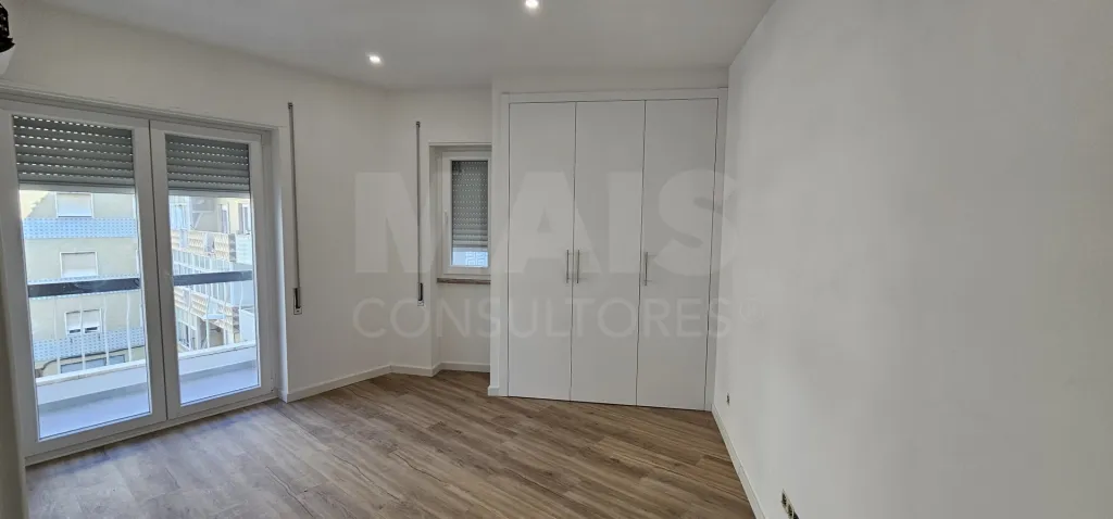 Renovated 2-Bedroom Apartment, Brand New, Dafundo