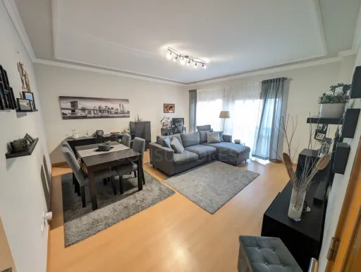 T1 com Box e Arrecadação na Prestigiada Quinta da Perdigueira – Sobralinho