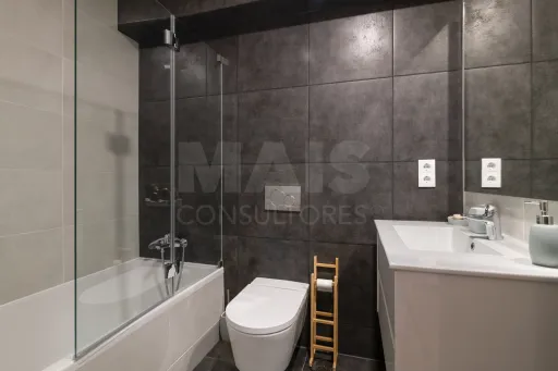 Apartamento T4 nas Torres do Restelo