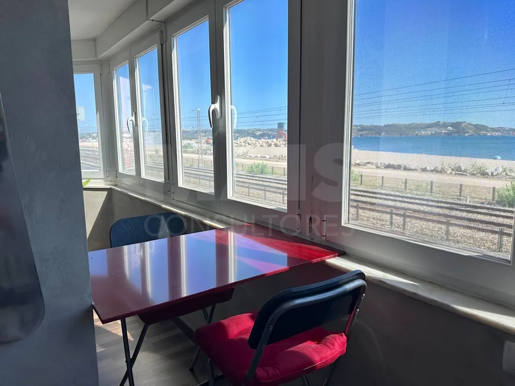 T3 Mobilado - Vista Rio e Estacionamento incluido