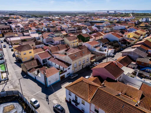 1 Bedroom Apartment with Backyard in Ferrel - Excellent Investment Opportunity