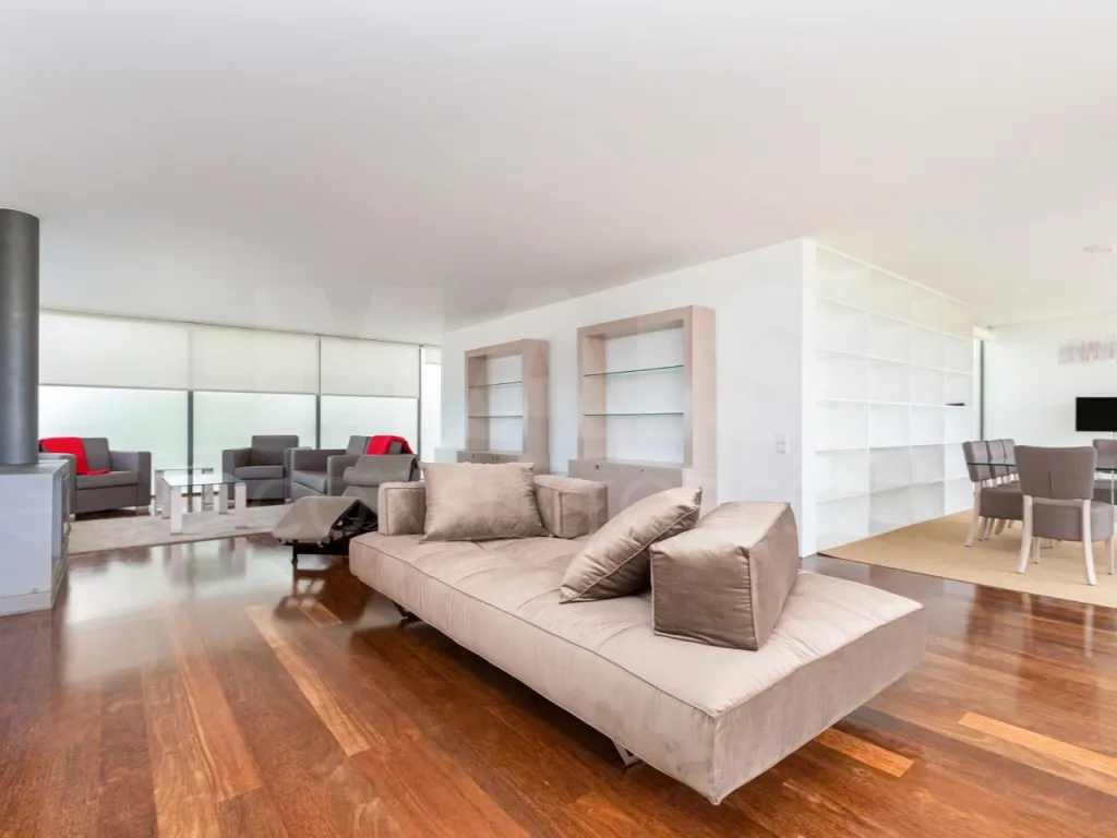 Single-story 4-bedroom house in an exclusive resort