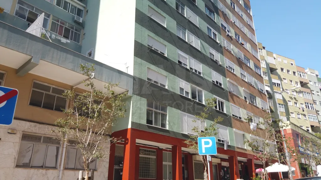 Warehouse - Pontinha | Avenida 25 de Abril