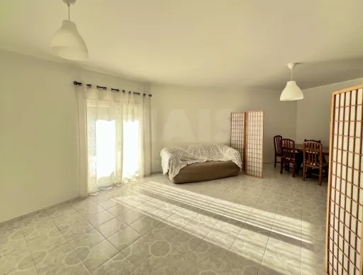 Apartamento T3 em Peniche – Áreas Generosas e Vista Mar