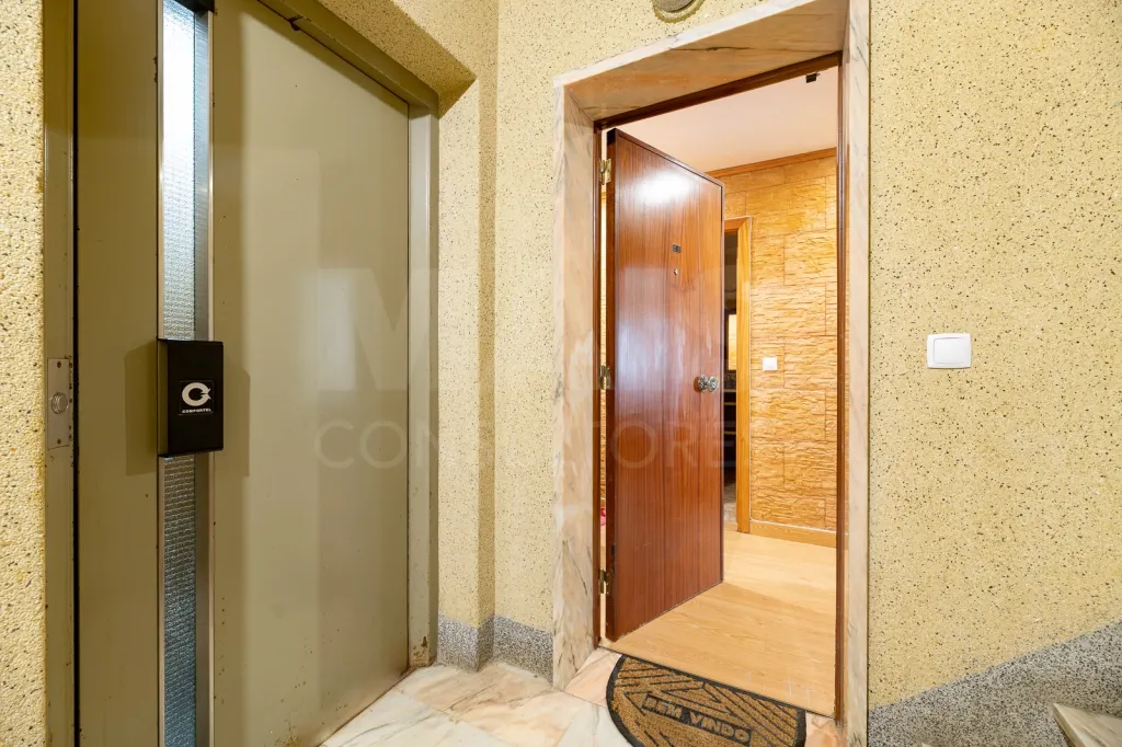 2 bedroom apartment - Rio de Mouro with elevator and storage room