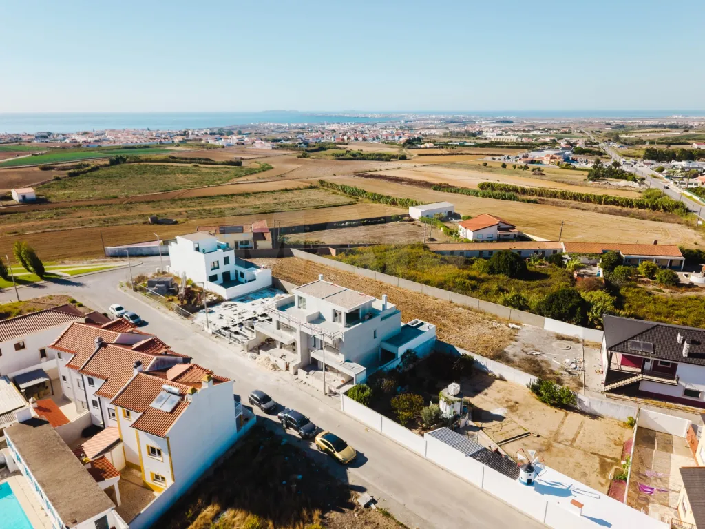 Moradia T3+1, Garagem, Espaço Exterior e Varanda Panorâmica e uma vista