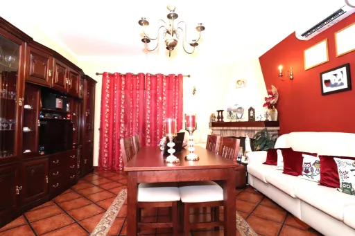 Moradia T1+2 isolada com Garagem na Branca