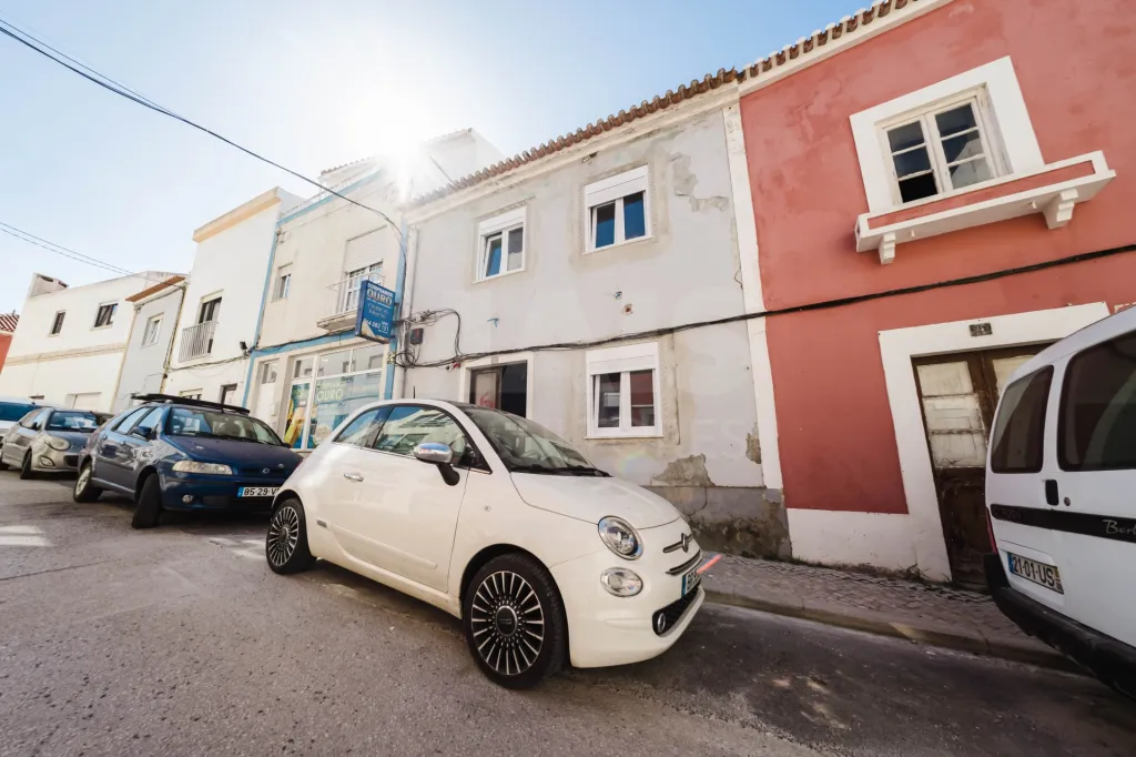 Moradia totalmente remodelada no coração de Peniche!