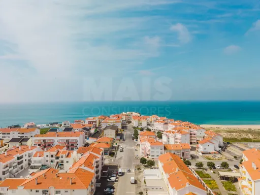 Semi-detached house T2+2 with terrace, garage box and barbecue near the beach