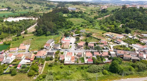 Moradia T2+1, em Sapataria, Sobral de Monte Agraço