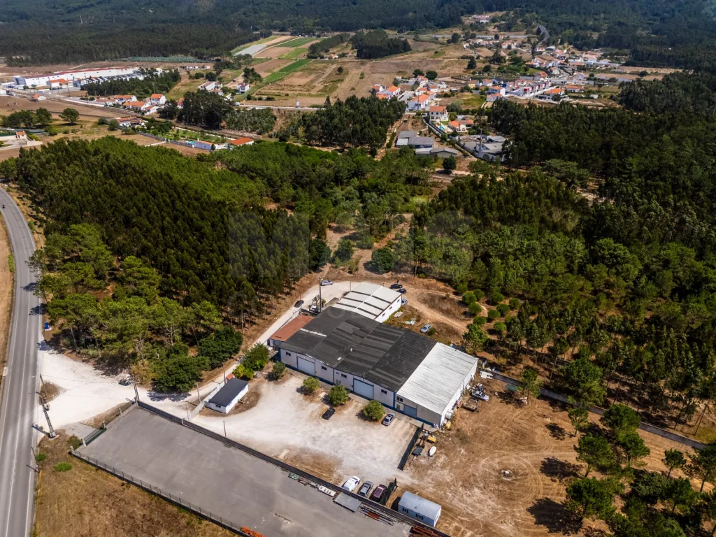 Terreno com 7950m2, perto das praias da Nazaré e São Martinho do Porto