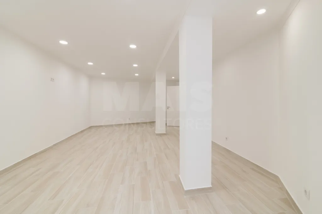 Moradia Isolada T4 Renovada — Abuxarda / Alvide, Cascais