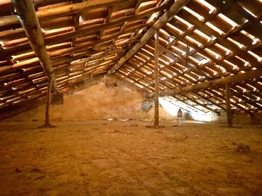 Moradia para Recuperação Total em Carregal, Óbidos | Lote de 490 m² | A apenas 3 km da Lagoa de Óbidos