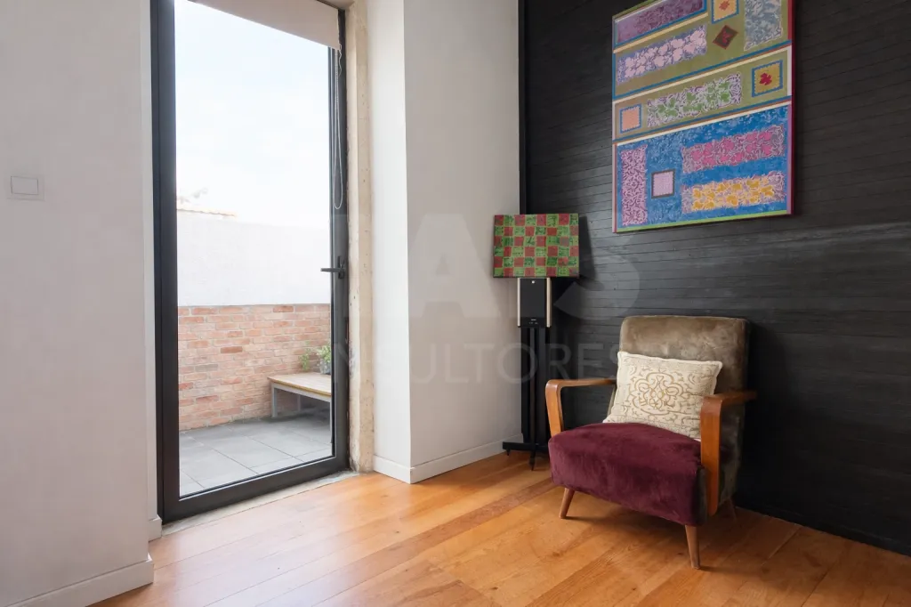 Moradia T2 com logradouro na Graça com Projeto de arquiteto