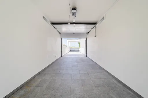 Moradia T3+2 Moderna com Vista Mar e Terraço Panorâmico
