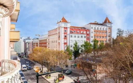 T4 Duplex de Luxo com Piscina – Avenidas Novas, Lisboa