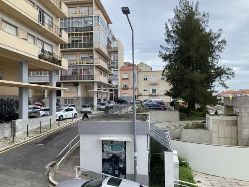 ✨Fantástico T2 com Parqueamento junto à estação de comboios de Queluz