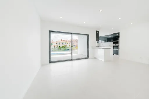 Moradia T3 Nova C/ Vista Mar, Piscina e Garagem, Areia Branca, Lourinhã