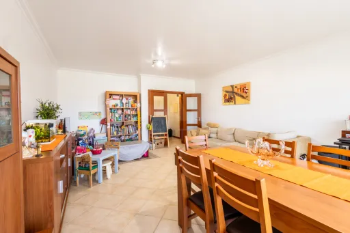 Apartamento T2 com garagem