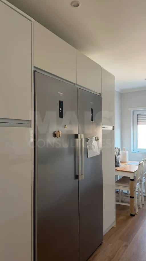Apartamento T2 Remodelado no Centro do Cadaval