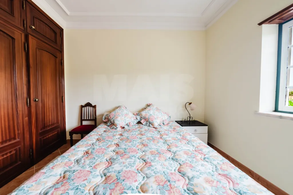 Moradia T5 com 2 Anexos em Terreno com mais de 1.400 m²