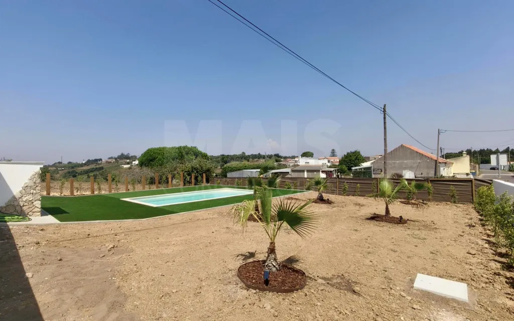 Single-Story 2-Bedroom + 1 House with Pool, Outbuilding, and 3,476 m² Lot | Comfort, Privacy, and Quality of Life
