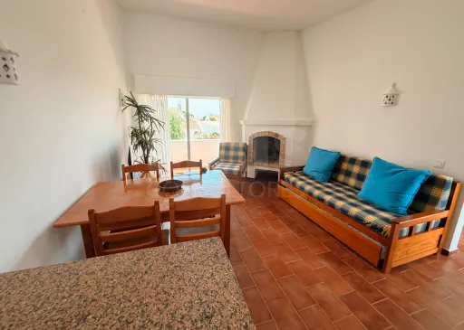 T1 na Vila Senhora da Rocha | Praia a 70 m | 4 Piscinas | 9 Hectares de Jardins| Caminhadas em Segurança Porches – Lagoa – Algarve | T1 onde pode deixar o carro estacionado e viver o Algarve a pé.