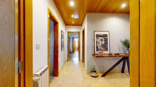 3 bedroom apartment with box crizeiro hills